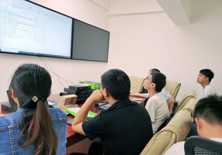#春草行动# 草莓视频APP在线下载科技技术培训会